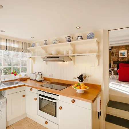 Romantic Hideaway In Old Harbour Area Apartment