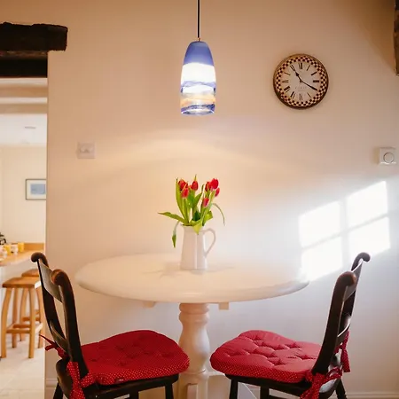 Romantic Hideaway In Old Harbour Area Apartment